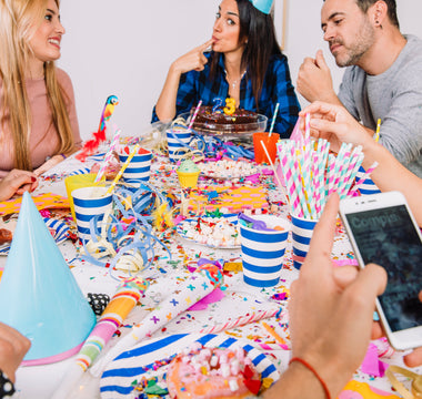 Creative DIY Party Backdrop Ideas (Hand-Painted, Photo Wall, Light Projection, etc.)