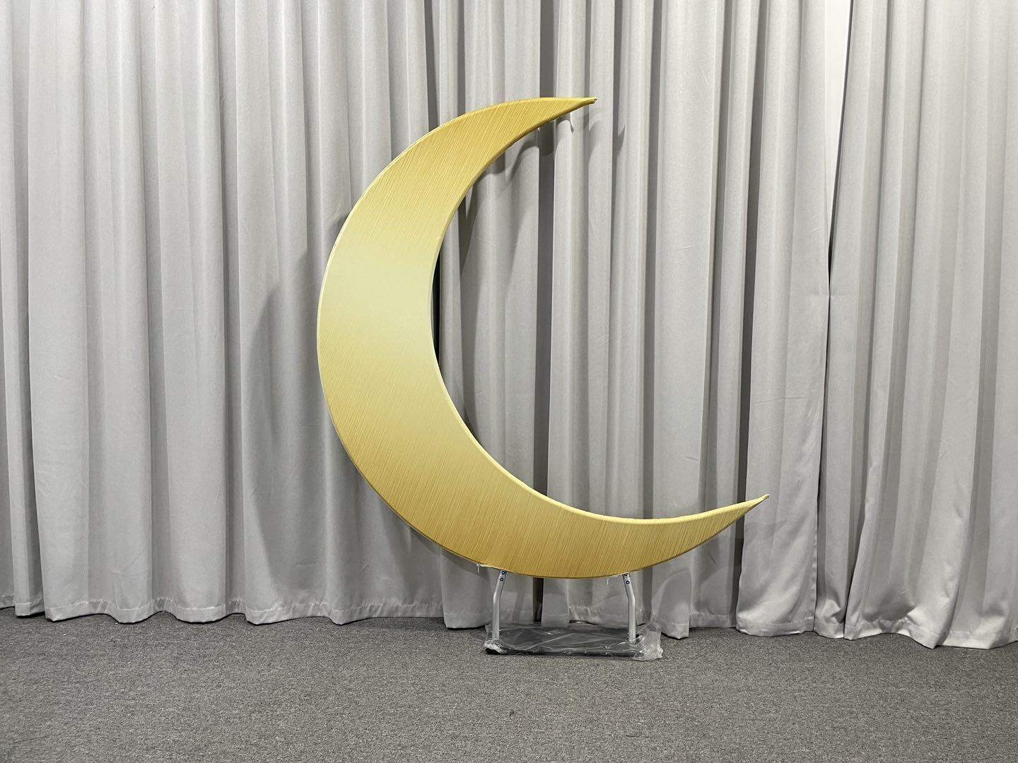 Flash Sale Mocsicka Half Crescent aluminum alloy Stand and Double-printed Cover Backdrop for Party Decoration