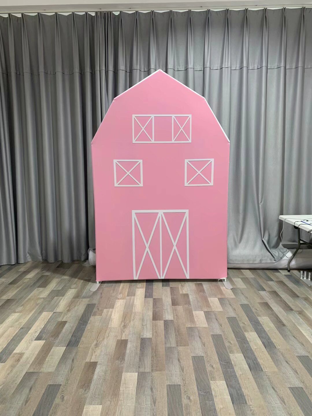 Flash Sale Mocsicka House Shape aluminum alloy Stand and Double-printed Cover Backdrop for Party Decoration