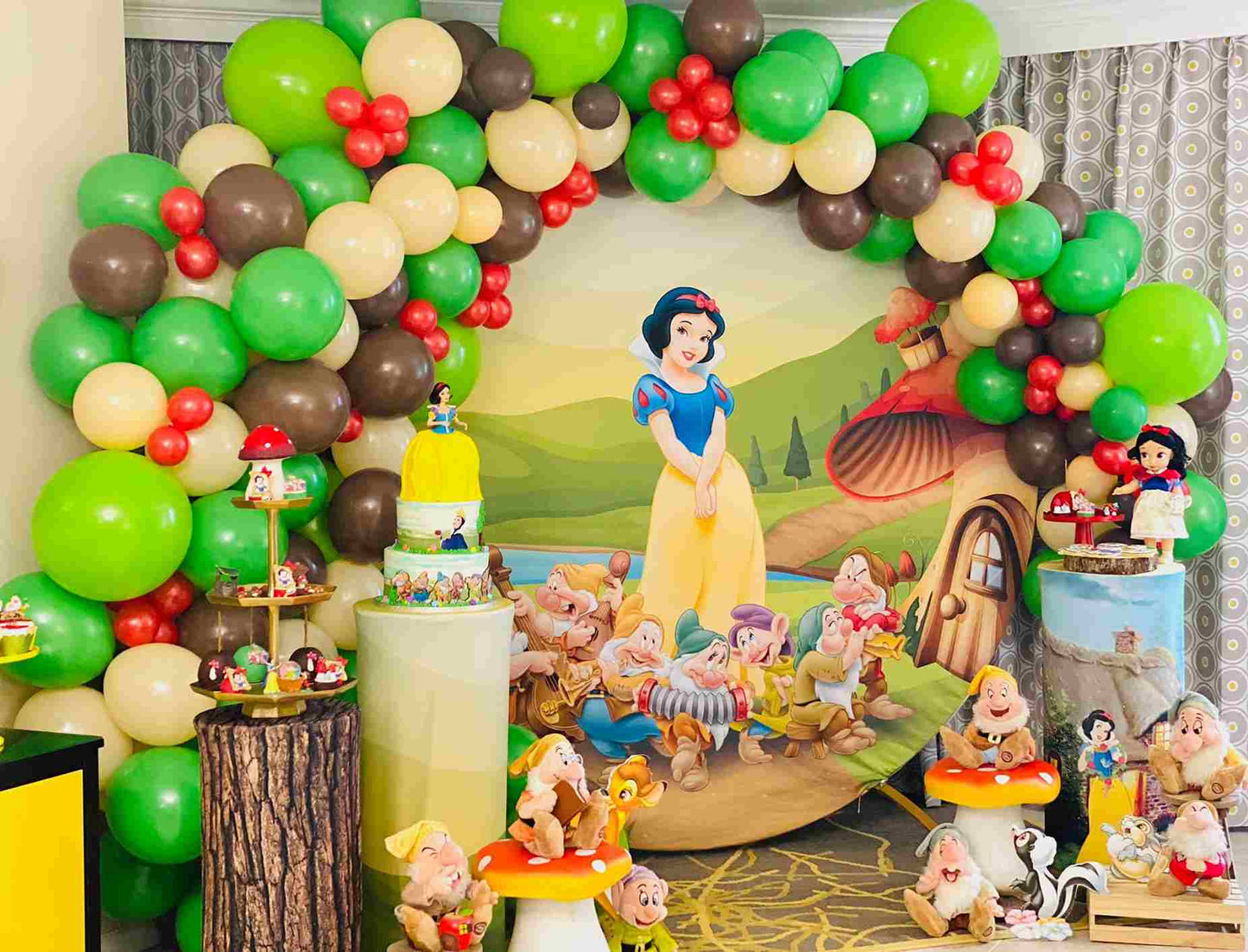 Mocsicka Snow White and the 7 Dwarfs Theme Party Round Cover Backdrop-Mocsicka Party